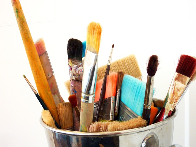 Bristle Basics: Synthetic vs. Natural Paint Brushes - Life Enrichment Center